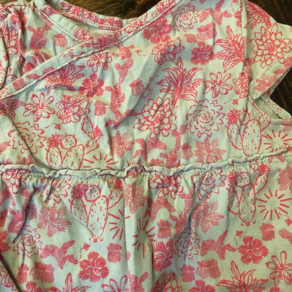 2 Burts Bee's rompers 6-9 months - Picture 3 of 4